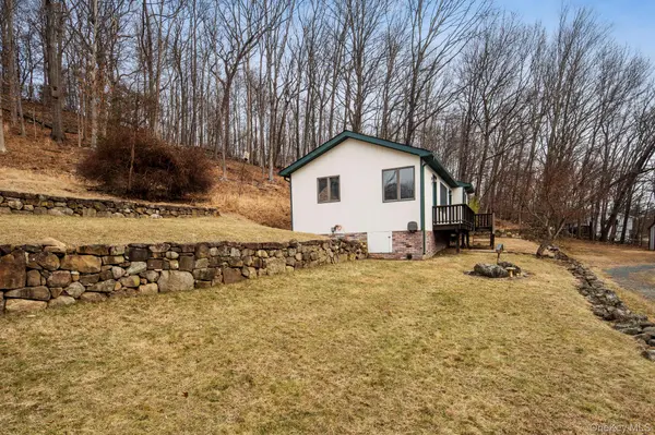 689 S Mountain RD #cottage, New City, NY 10956