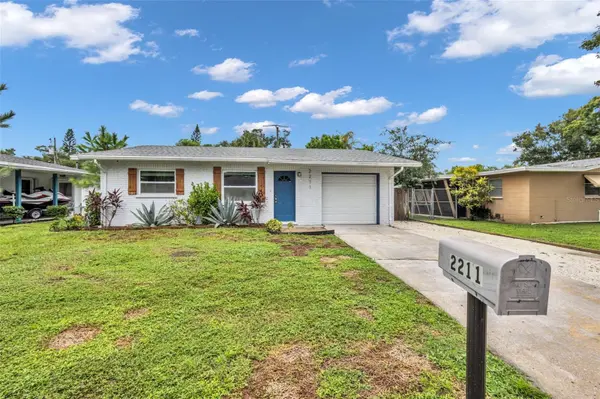 2211 21ST ST W, Bradenton, FL 34205