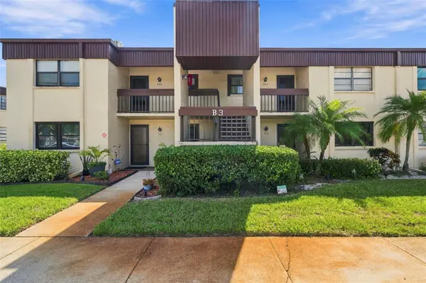 2400 WINDING CREEK BLVD #3-202, Clearwater, FL 33761