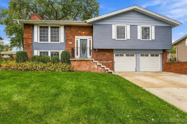 427 Chopin CT, Schaumburg, IL 60193