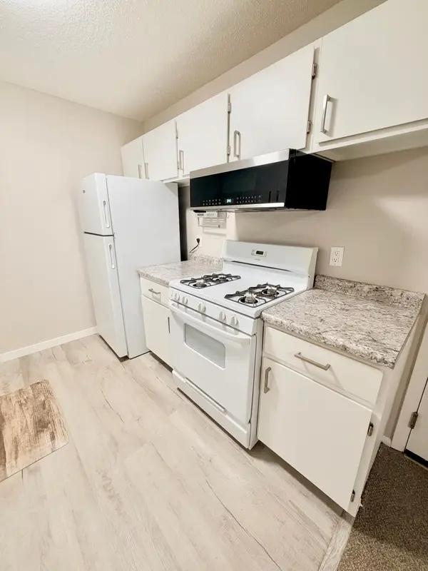 1601 N Innsbruck DR #109, Fridley, MN 55432