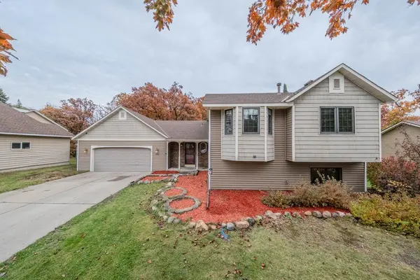 1568 Lakewood DR N, Maplewood, MN 55119