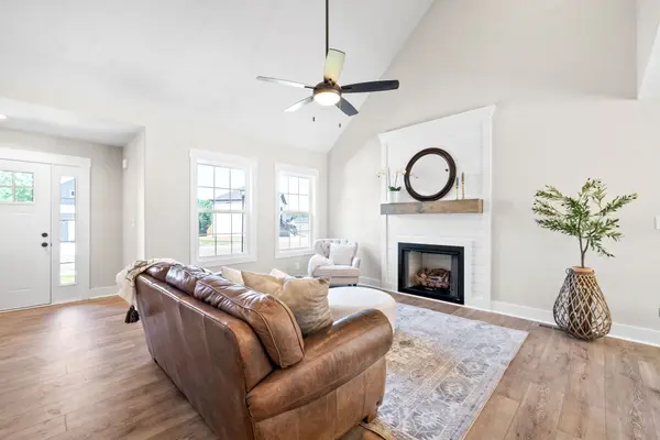 1183 Boulder Pass Rd, Clarksville, TN 37040