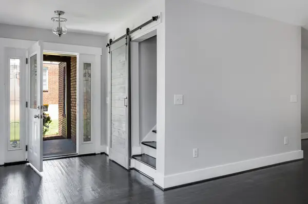 907 Burchwood Ave, Nashville, TN 37216