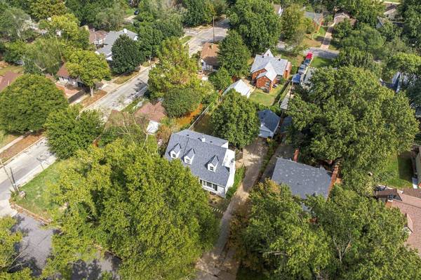 150 N Parkwood, Wichita, KS 67206