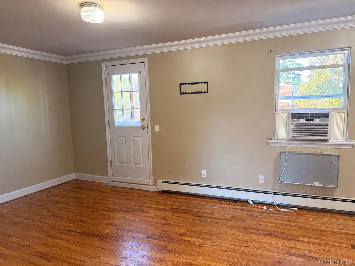 75-27 164th ST #2, Fresh Meadows, NY 11366