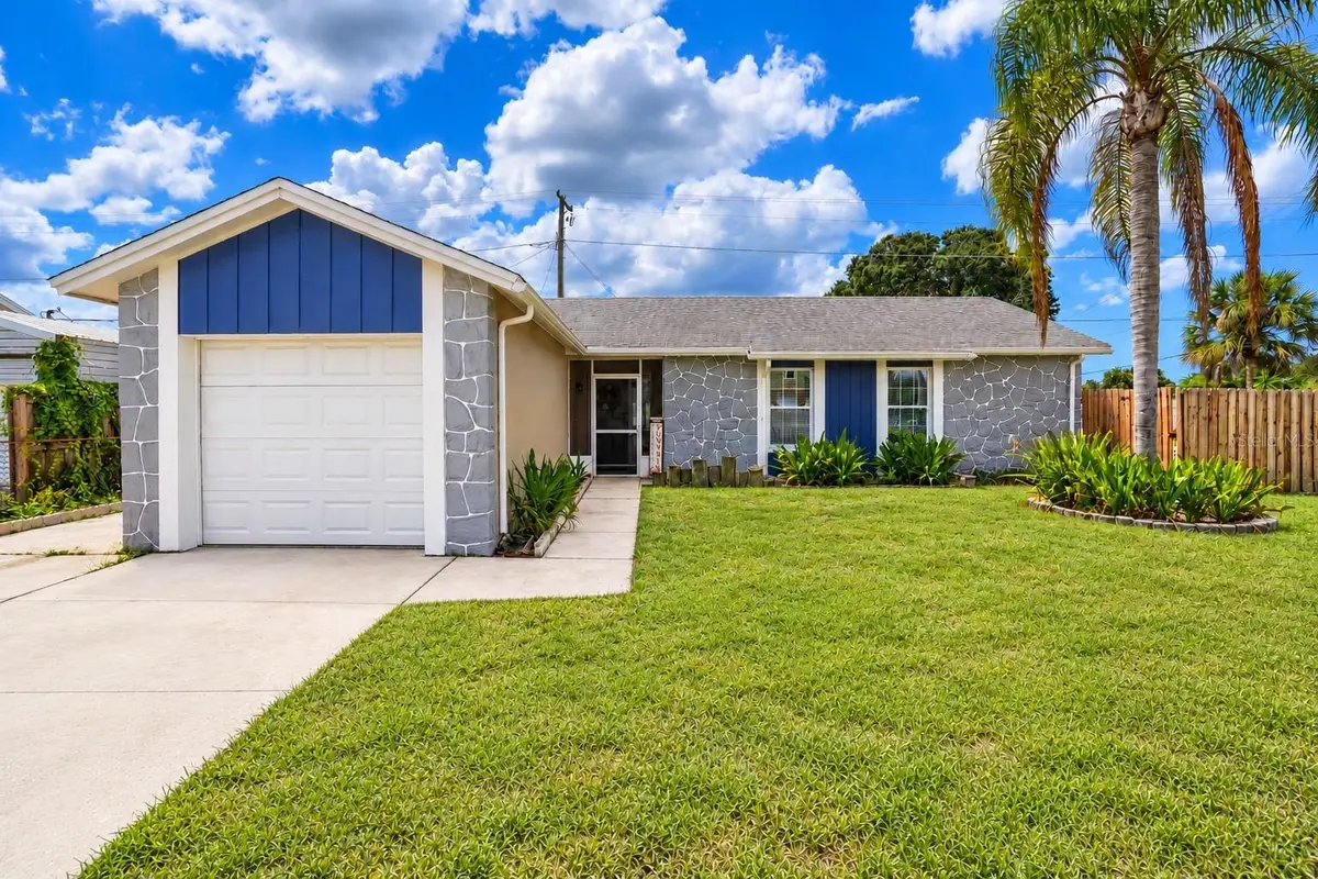 208 FLAMINGO DR, Apollo Beach, FL 33572