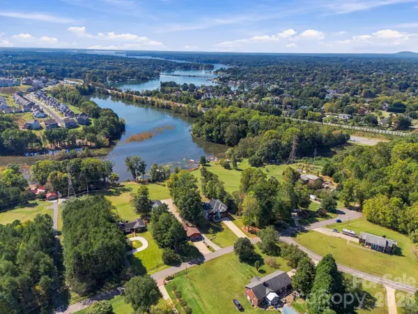 124 Clipper LN, Mooresville, NC 28117