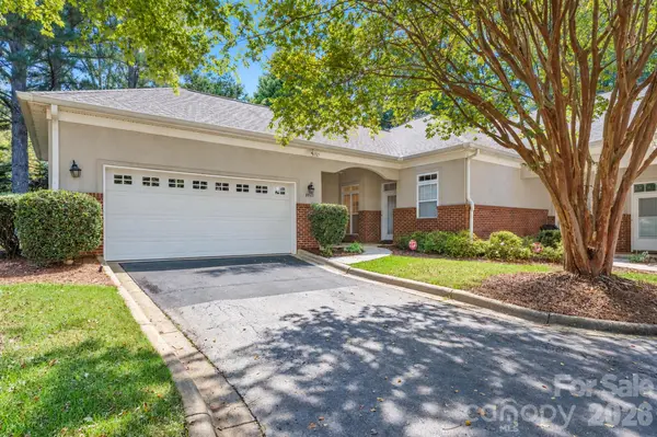 8845 Legacy Lake LN, Charlotte, NC 28269
