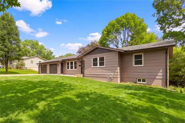 709 Broad ST, Warrensburg, MO 64093
