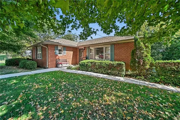 39 Country Club TER, Lexington, MO 64067