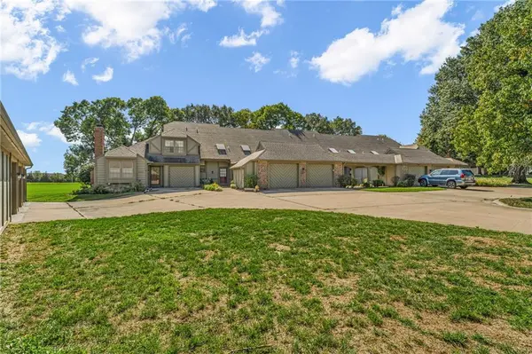 4217 Wimbledon DR, Lawrence, KS 66047
