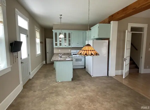 215 W Water ST, Hartford City, IN 47348