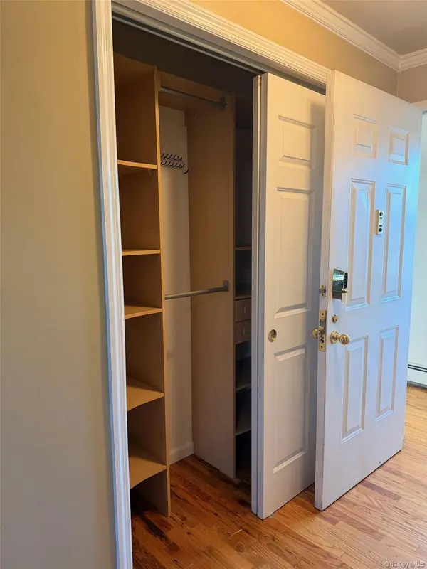 75-27 164th ST #2, Fresh Meadows, NY 11366