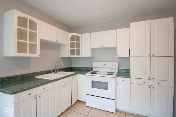 4646 Caroline AVE, Indianapolis, IN 46205