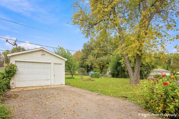 42690 N Lake DR, Antioch, IL 60002