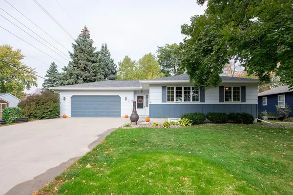 2208 Marwood DR, Mankato, MN 56001