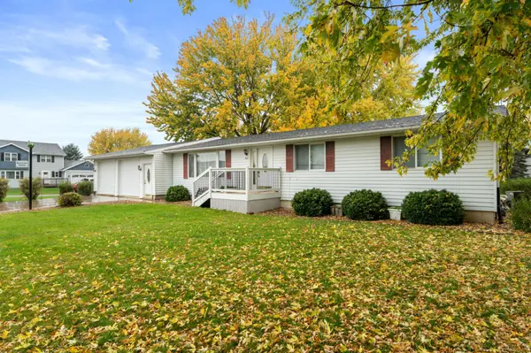 402 4th ST NE, Hayfield, MN 55940