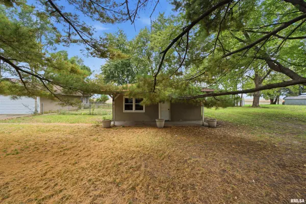 206 GROVE ST, El Paso, IL 61738