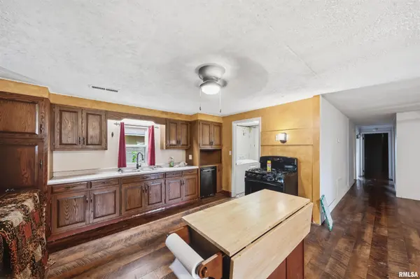 206 GROVE ST, El Paso, IL 61738