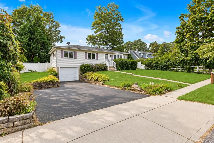 270 Browns RD, Nesconset, NY 11767