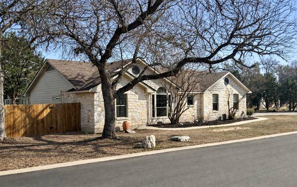 18516 Champions CIR, Point Venture, TX 78645