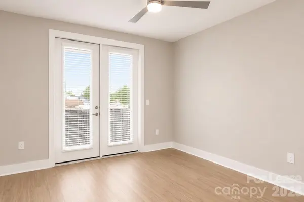 222 S Main ST #117, Mooresville, NC 28115