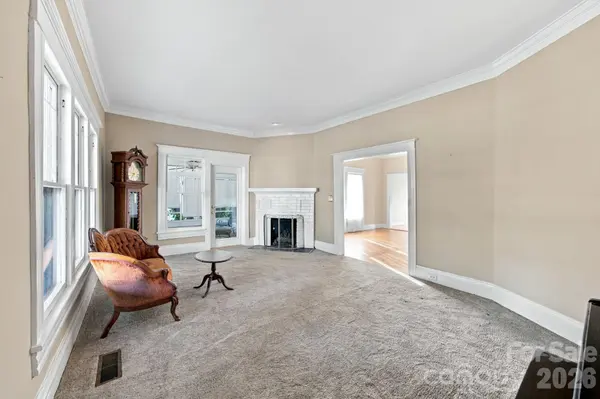 301 8th ST, Newton, NC 28658