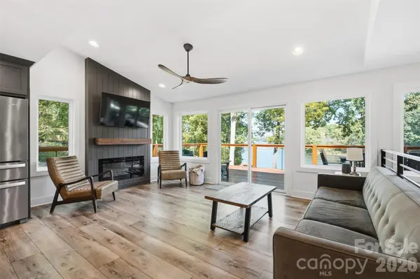 128 Wickford LN, Mooresville, NC 28117