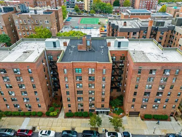 64-00 Saunders ST #5-C, Rego Park, NY 11374