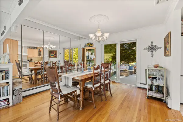 3 Lewis CIR, Babylon, NY 11702