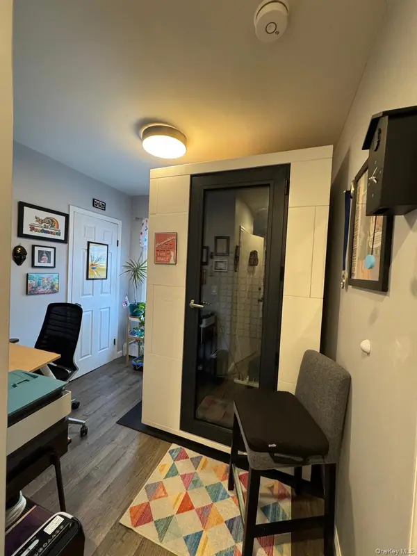 120 Lincoln AVE, Mineola, NY 11501