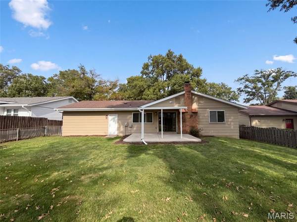 742 Foxwick DR, Ballwin, MO 63011