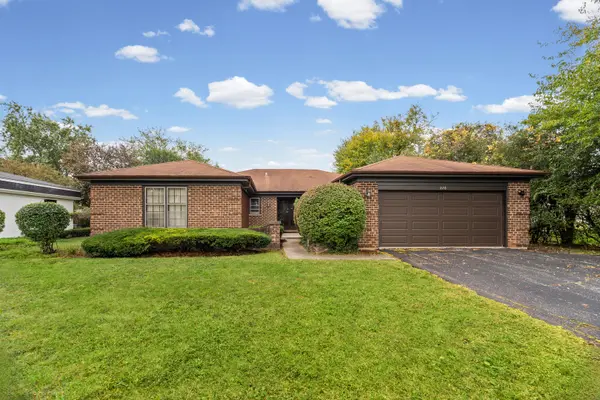 220 Park LN, Deerfield, IL 60015