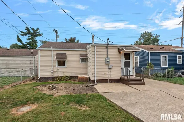 1745 Griffiths AVE, Springfield, IL 62702