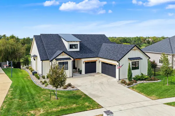 1304 Larkspur Ln, Salina, KS 67401