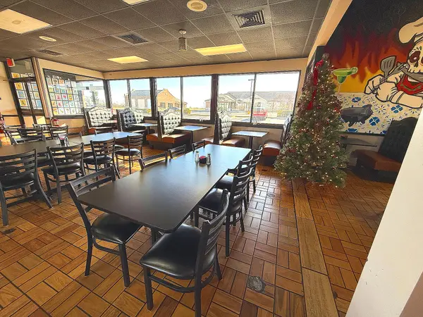 808 S Illinois AVE, Republic, MO 65738