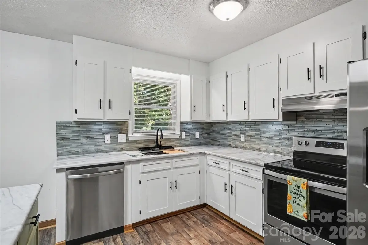 3917 Lake RD, Charlotte, NC 28269