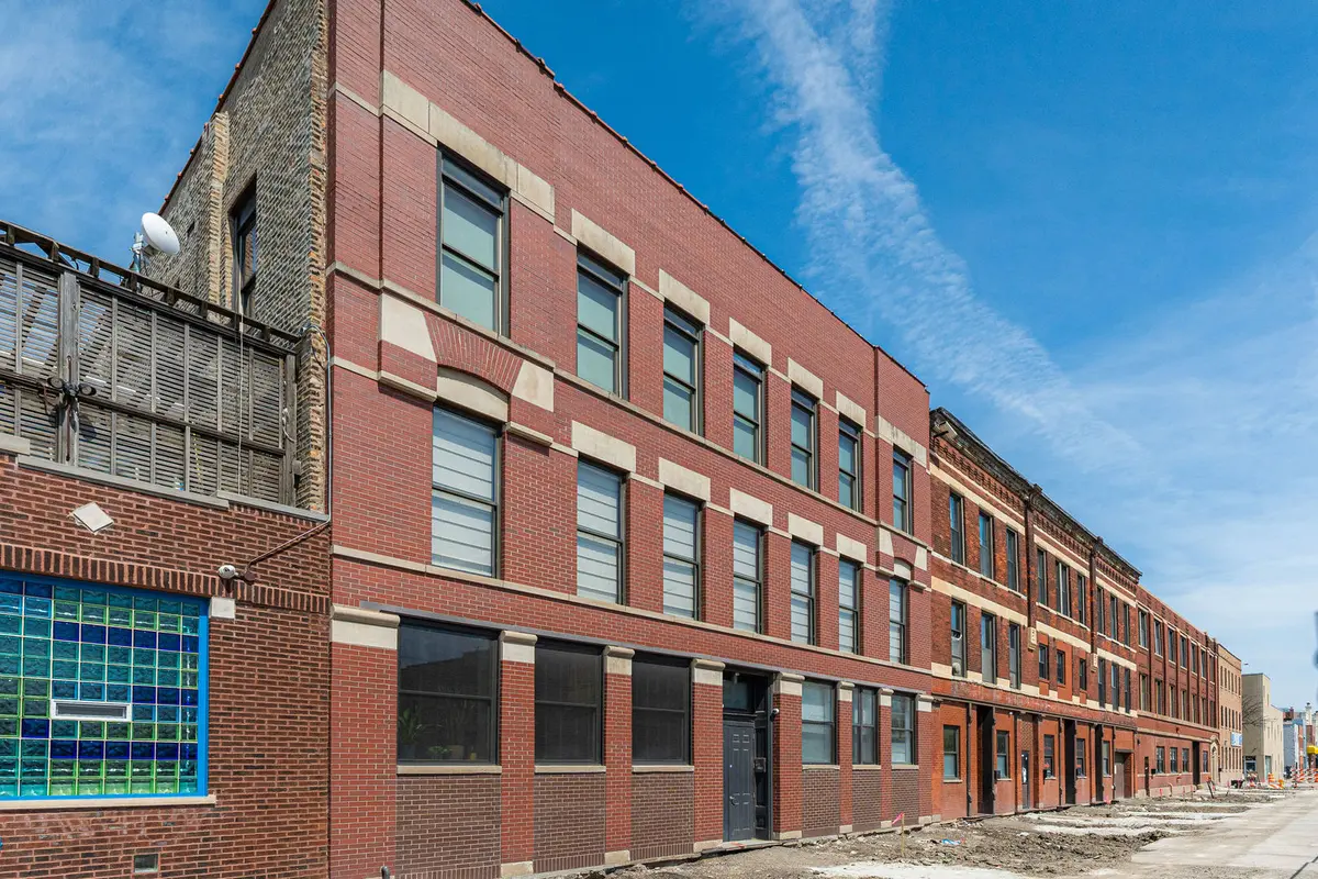 2120 W GRAND AVE #D, Chicago, IL 60612