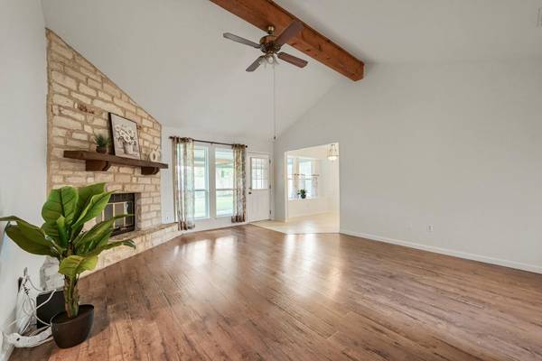 201 Woodstone DR, Georgetown, TX 78628