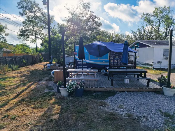 103 E Brenham ST, Manor, TX 78653