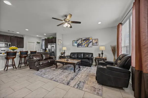 100 Eagles Dare LN, Jarrell, TX 76537