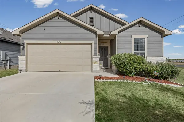 100 Eagles Dare LN, Jarrell, TX 76537