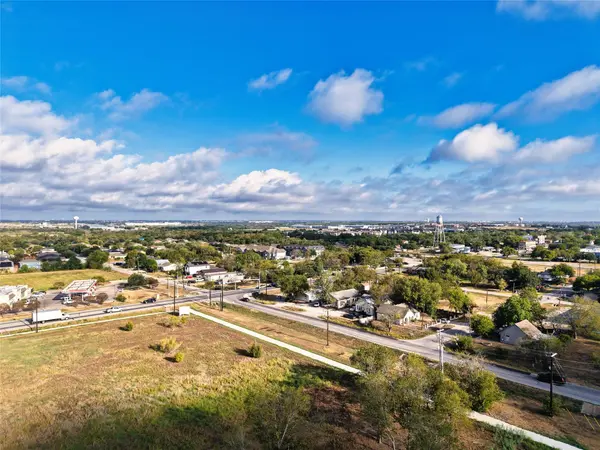 101 E Brenham ST, Manor, TX 78653