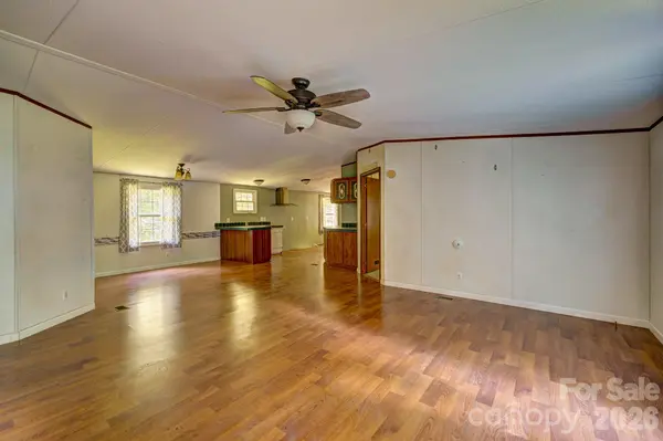 1218 Forest Ridge DR, Bessemer City, NC 28016