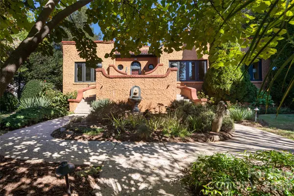 26 Sheridan RD, Asheville, NC 28803