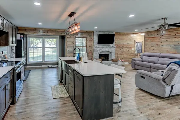 213 Johnson ST, Buckner, MO 64016
