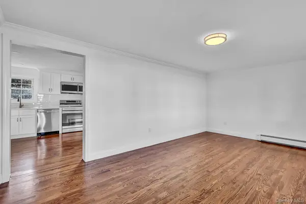 38 Miller AVE, Amityville, NY 11701