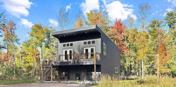 365 Mondamin Tr, La Pointe, WI 54850