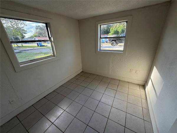 10 LENOX CT, Deland, FL 32720